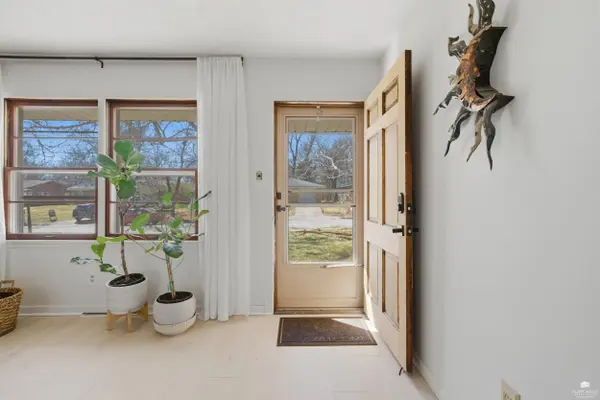 1732 Kenmar DR, Manhattan, KS 66502