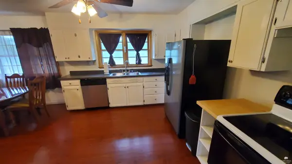 125 Parkview DR, Junction City, KS 66441