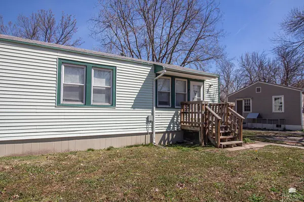 6 Lincoln CIR, Junction City, KS 66441
