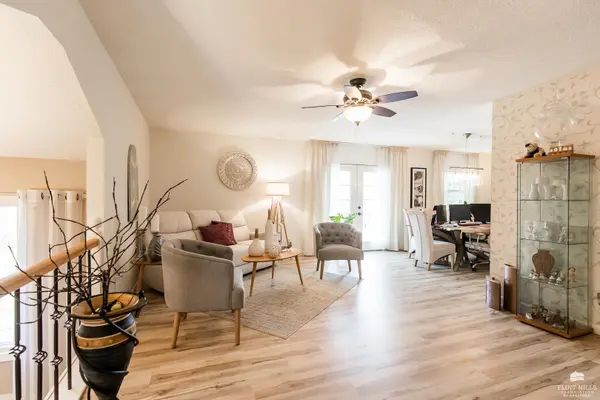 1518 Holly LN, Junction City, KS 66441
