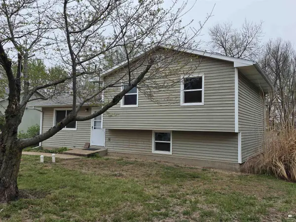 1702 Lilac, Wamego, KS 66547