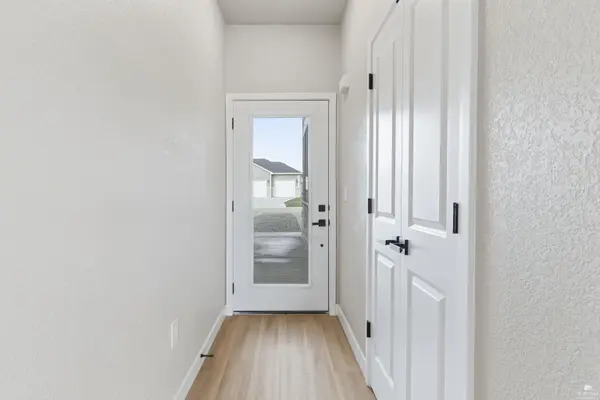 5625 Goheen DR, Manhattan, KS 66503