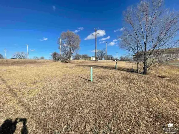 202 Frontier, Westmoreland, KS 66549