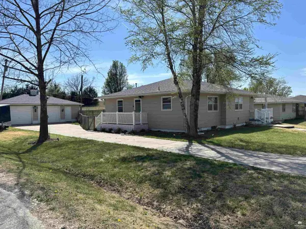 319 E Franklynn ST, Herington, KS 67449