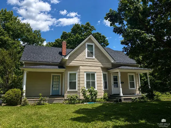 831 Kearney ST, Manhattan, KS 66502