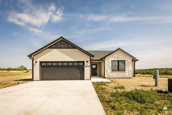 2418 Cinder LN, Junction City, KS 66441