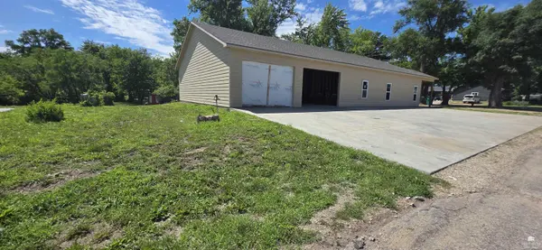 611 N 4th ST, Westmoreland, KS 66549