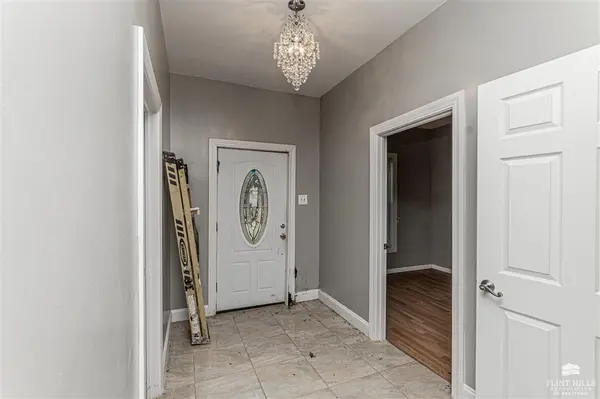 114 W Chestnut ST, Junction City, KS 66441