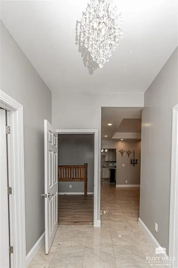 114 W Chestnut ST, Junction City, KS 66441