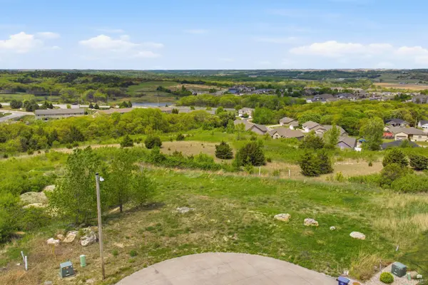 304 Ledgestone Ridge CT, Manhattan, KS 66503