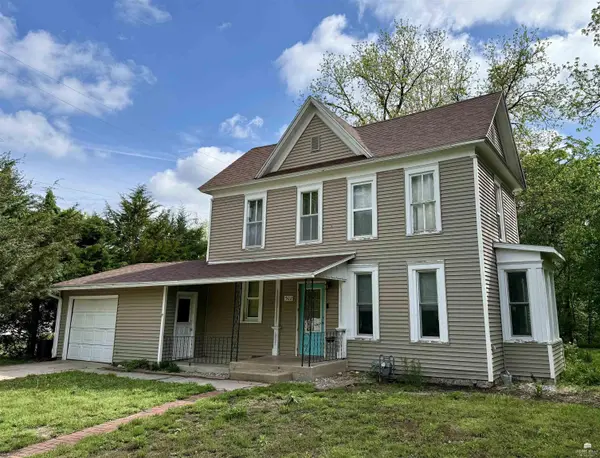 502 S Chautauqua ST, Council Grove, KS 66846