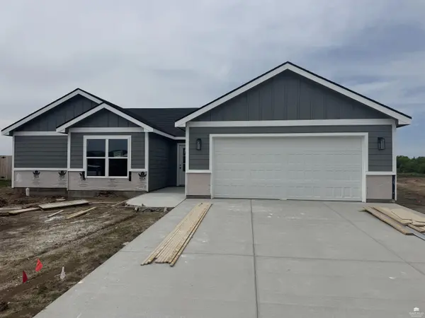 9975 Jasmine DR, Manhattan, KS 66502