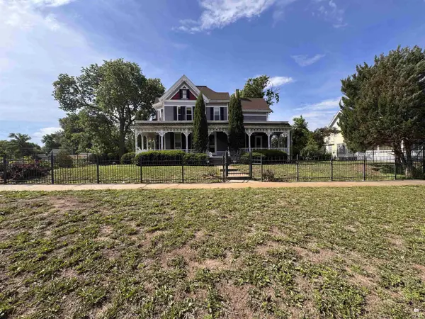 132 E Second, Minneapolis, KS 67467