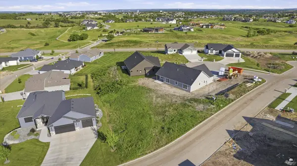 3919 Travers CIR, Manhattan, KS 66503