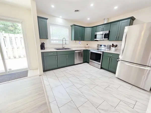 304 Palomino LN, Ogden, KS 66517
