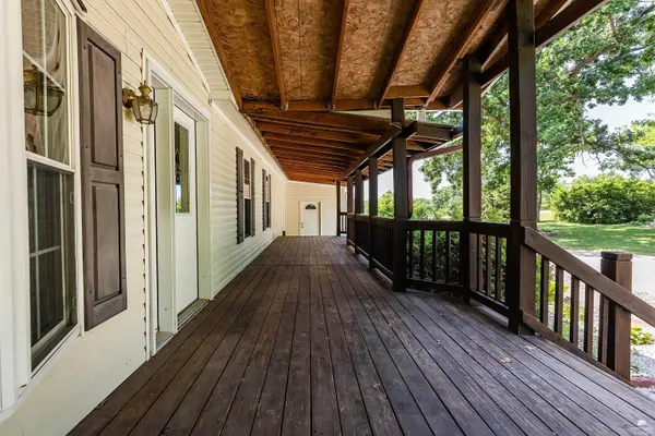 12760 Hillside DR, St. George, KS 66535