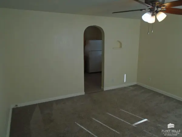 140 E 9th ST, Junction City, KS 66441