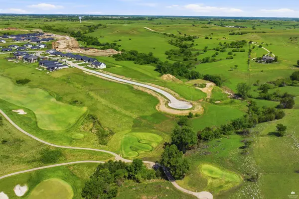 5016 MacLeod CIR, Manhattan, KS 66503