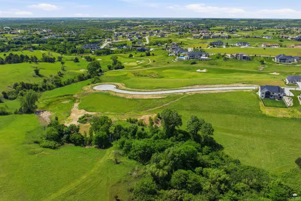 5004 MacLeod CIR, Manhattan, KS 66503