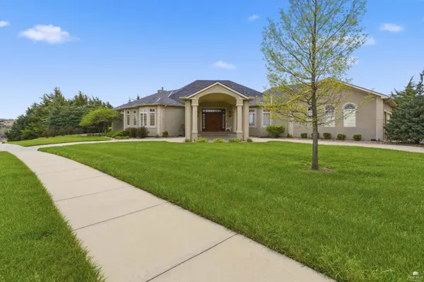 1401 Wyndham HTS, Manhattan, KS 66503