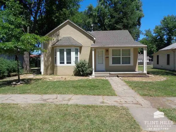 526 W 4th ST, Junction City, KS 66441
