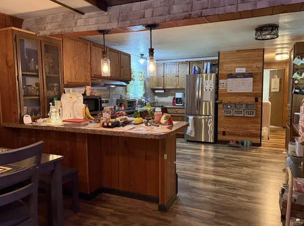 906 S Neosho ST, Council Grove, KS 66846