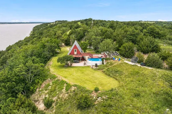 601 Warpole Rd., Olsburg, KS 66520