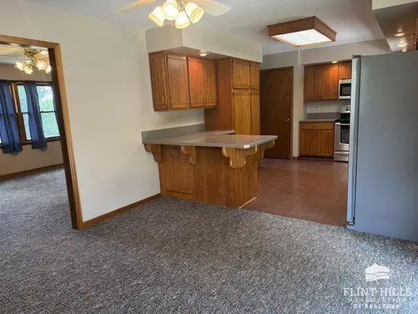 211 Frederick ST, Clay Center, KS 67432