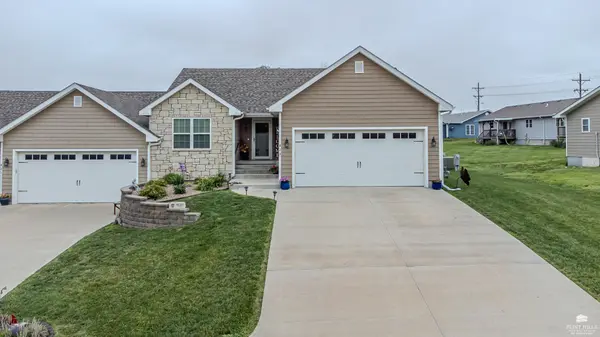 823 Spellman CIR, Clay Center, KS 67432