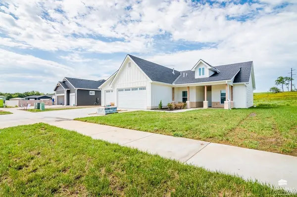 8409 Chrissy LNDG, Manhattan, KS 66502