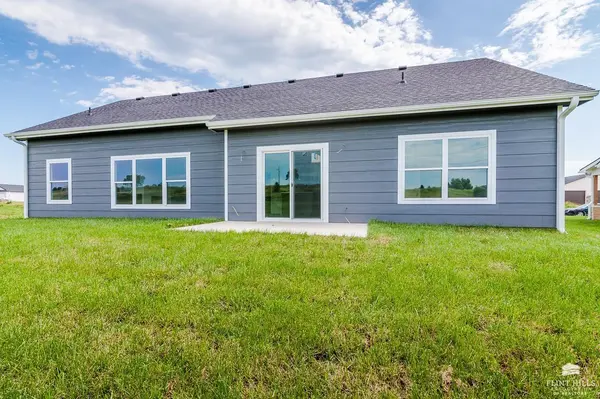 8413 Chrissy LNDG, Manhattan, KS 66502