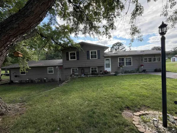 1301 10th ST, Clay Center, KS 67432