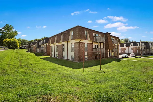 713 Dondee Dr., Manhattan, KS 66502