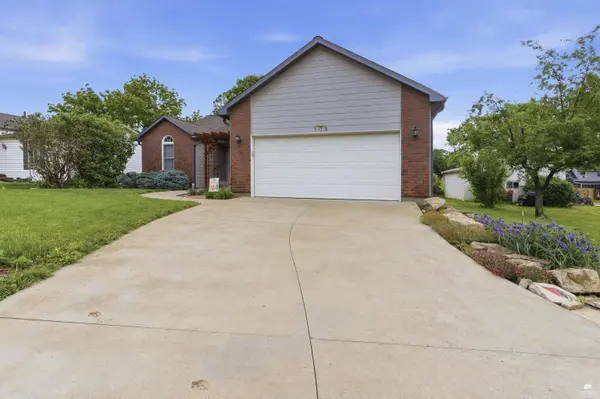 708 Walnut ST, Wamego, KS 66547