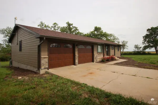 2340 Arrowhead RD, Narka, KS 66960