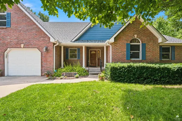 8720 Eagles Landing DR, Manhattan, KS 66502