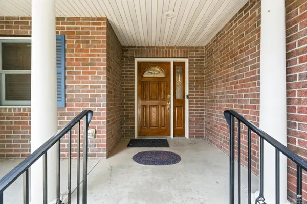 8720 Eagles Landing DR, Manhattan, KS 66502