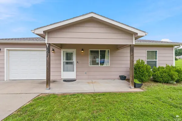 607 Jerry DR, Junction City, KS 66441