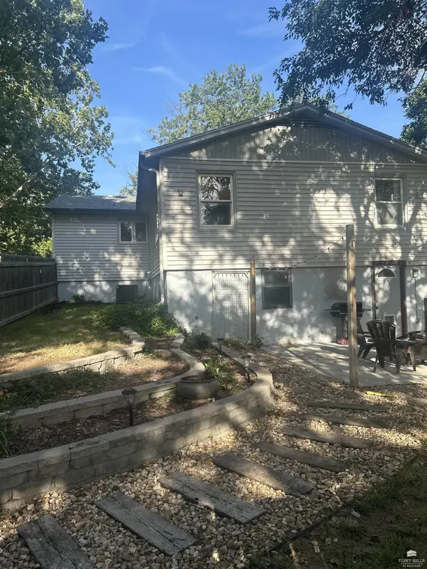 1625 9th St, Clay Center, KS 67432