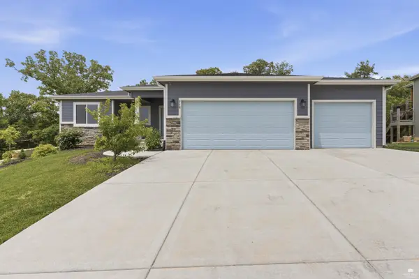 718 Fossilridge CIR, Manhattan, KS 66503