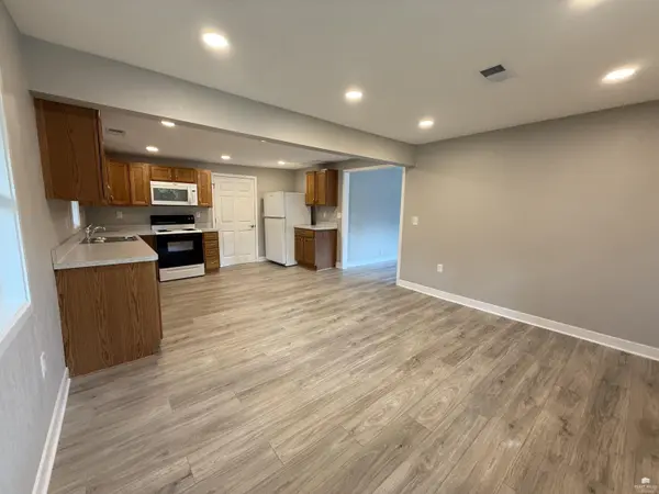 305 S Clay ST, Riley, KS 66531