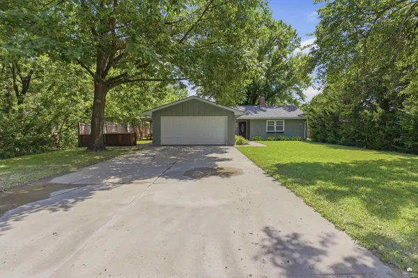 105 E 7th ST, Wamego, KS 66547