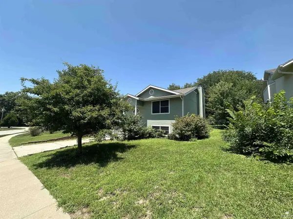 1610 Little Kitten AVE, Manhattan, KS 66503