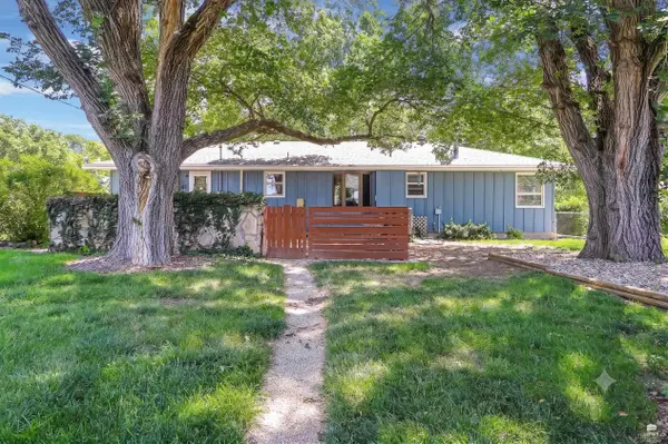 225 N Lake ST, Riley, KS 66531