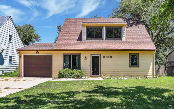 2120 Halls LNDG, Manhattan, KS 66502
