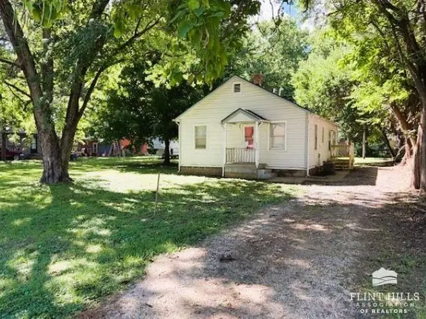 515 12th ST, Ogden, KS 66517