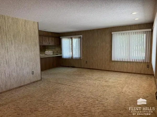 736 Franklin ST, Clay Center, KS 67432