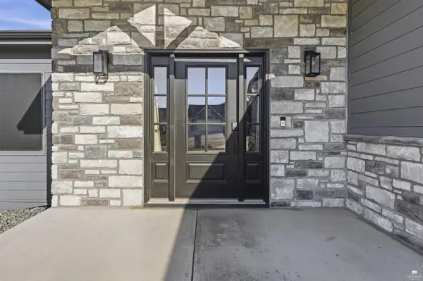 3911 Travers CIR, Manhattan, KS 66503