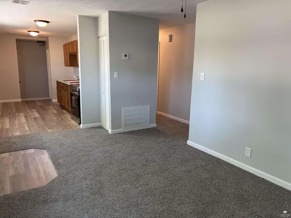 1524 Haven ST, Salina, KS 67401