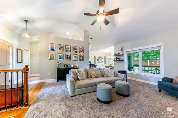 1024 Mill Valley CIR, Manhattan, KS 66503